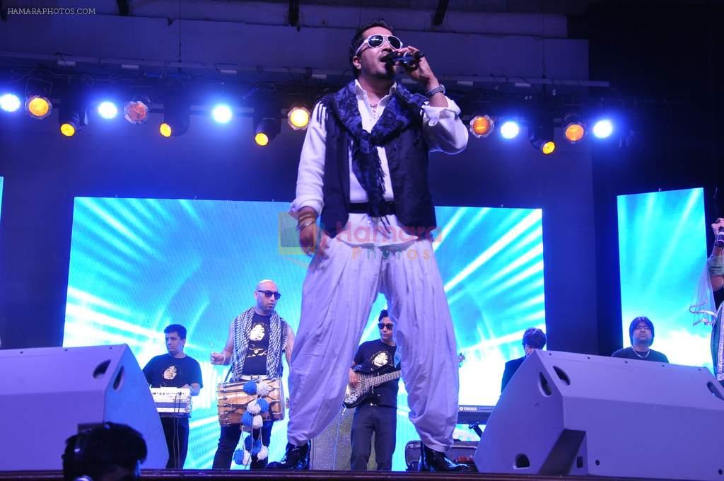 Mika Singh at Baisakhi Celebration co-hosted by G S Bawa and Punjab Association Of India in Mumbai on 13th April 2013