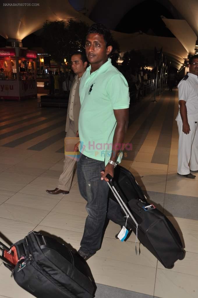 snapped at airport in Mumbai on 16th April 2013