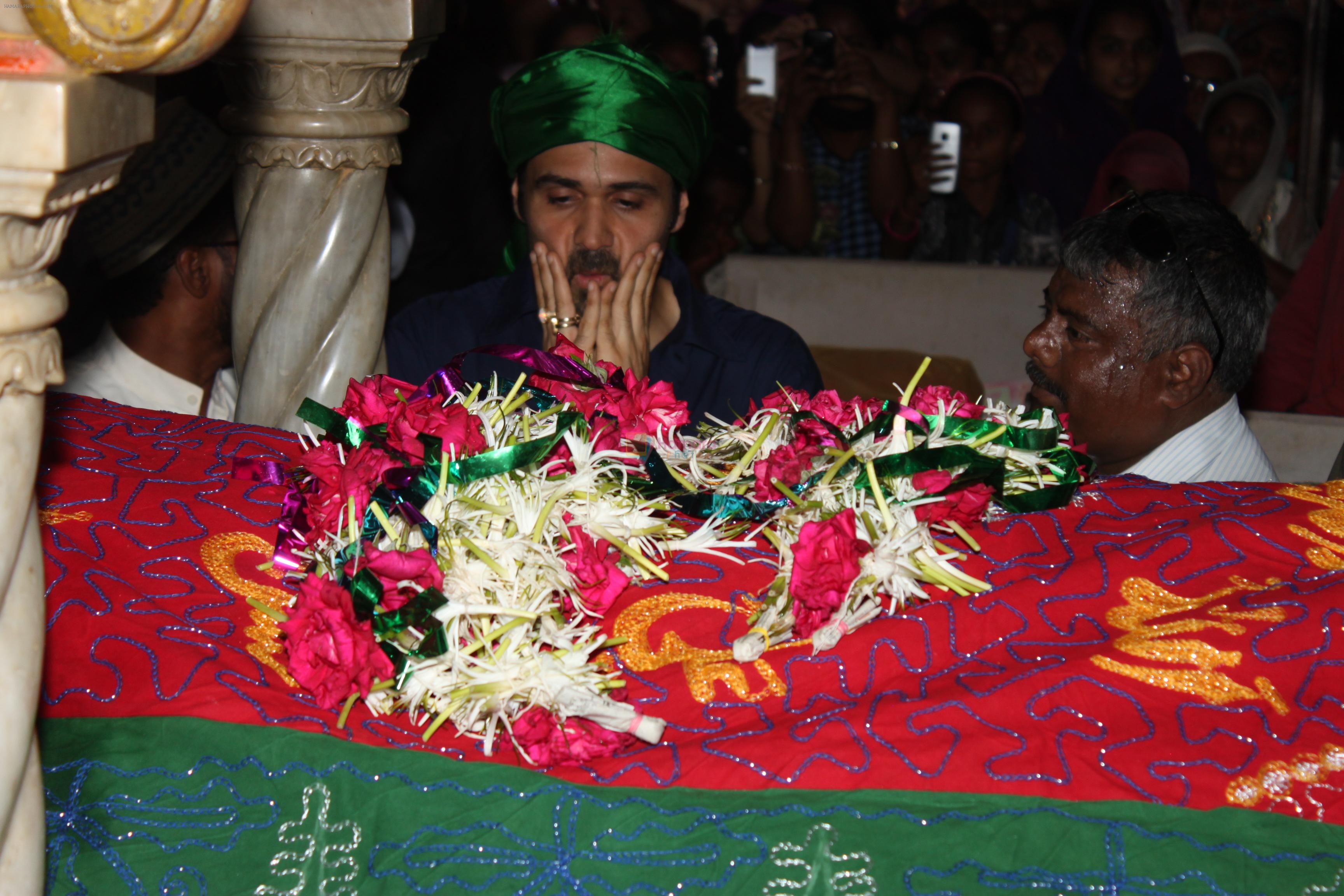Emraan Hashmi visits Haji Ali for Ek Thi Daayan on 18th April 2013