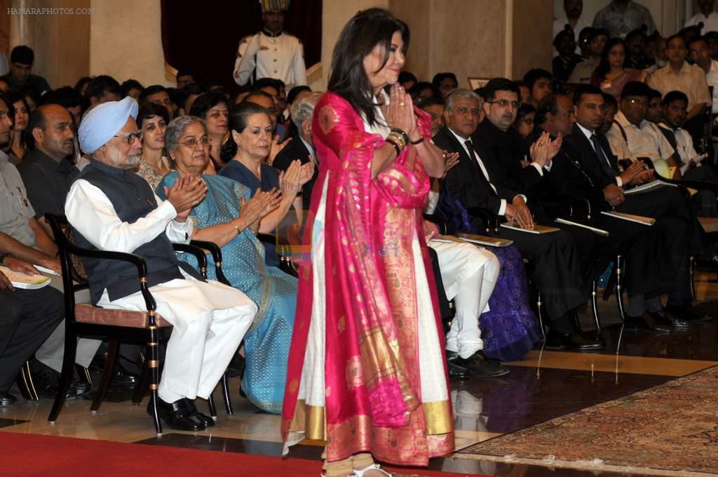 Ritu Kumar gets Padma Bhushan in Delhi on 20th April 2013