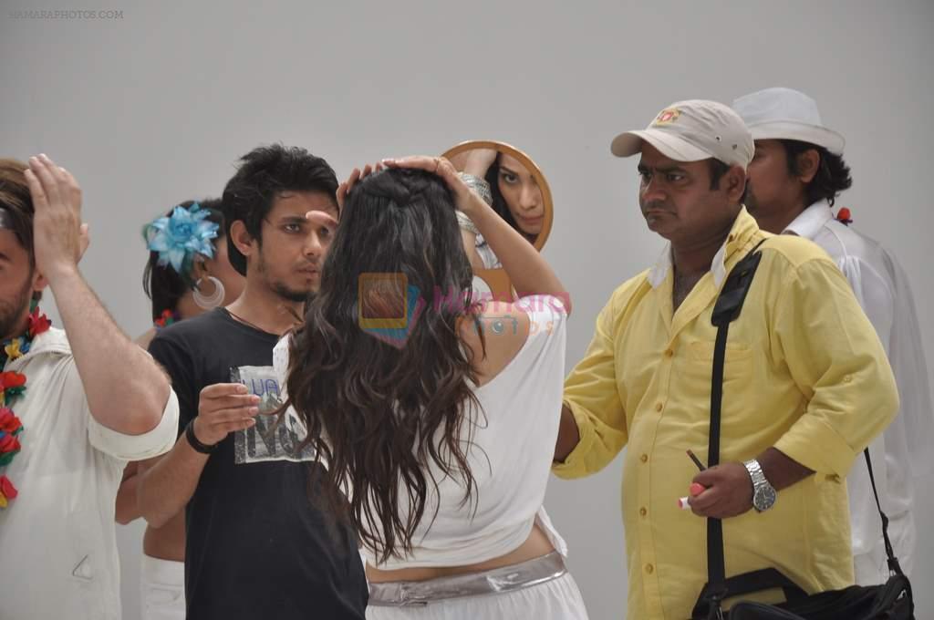 Puja Gupta at Shortcut Romeo on location in Filmistan, Mumbai on 21st April 2013