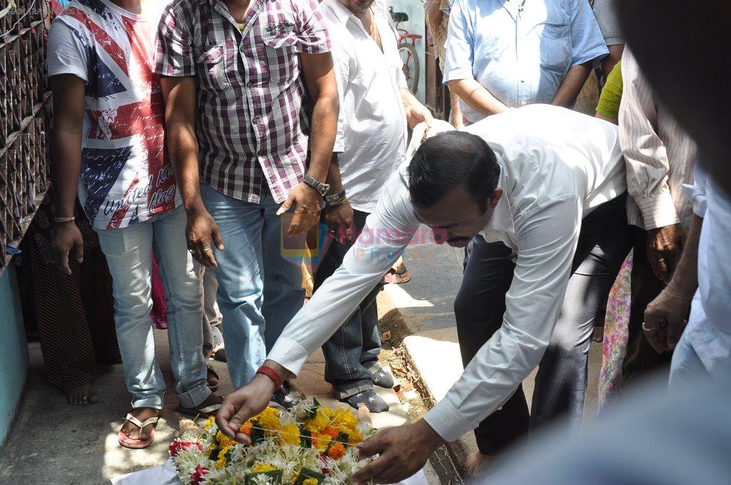 Priyanka Chopra visits spotboy's funeral in Malad, Mumbai on 23rd April 2013