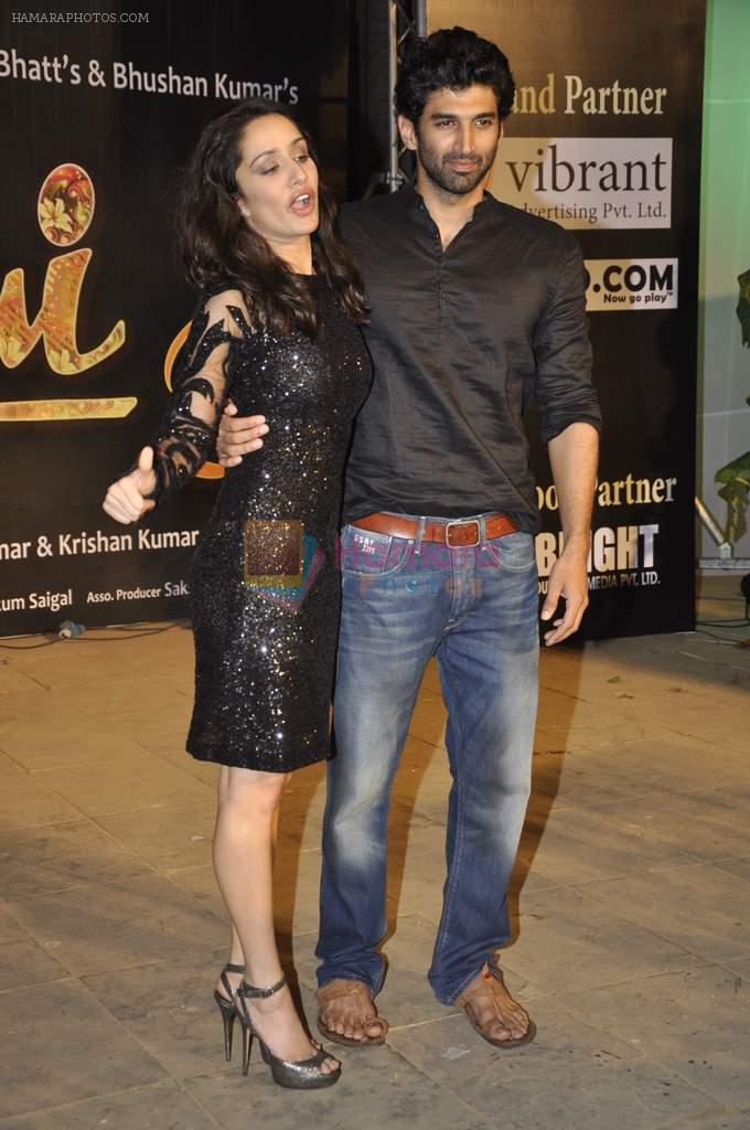 Aditya Roy Kapoor and Shraddha Kapoor at Aashiqui concert in Bandra, Mumbai on 24th April 2013