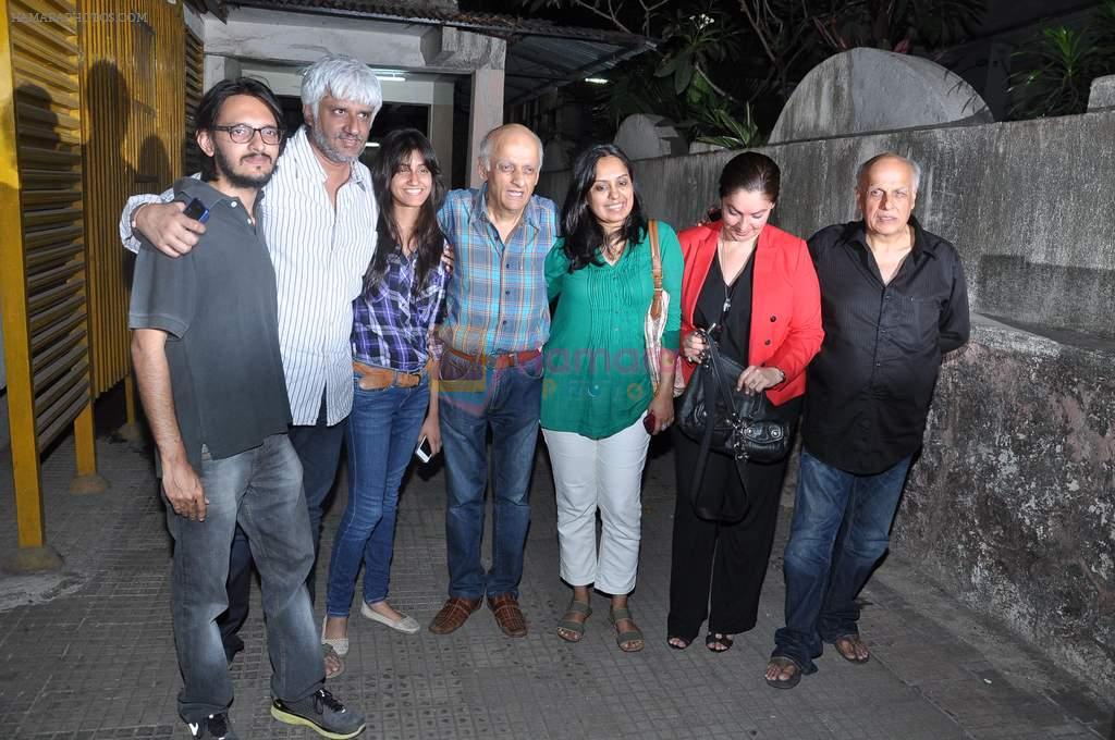 Pooja Bhatt, Mahesh Bhatt, Vikram Bhatt, Mukesh Bhatt at Aashiqui 2 screening in Ketnav, Mumbai on 25th April 2013