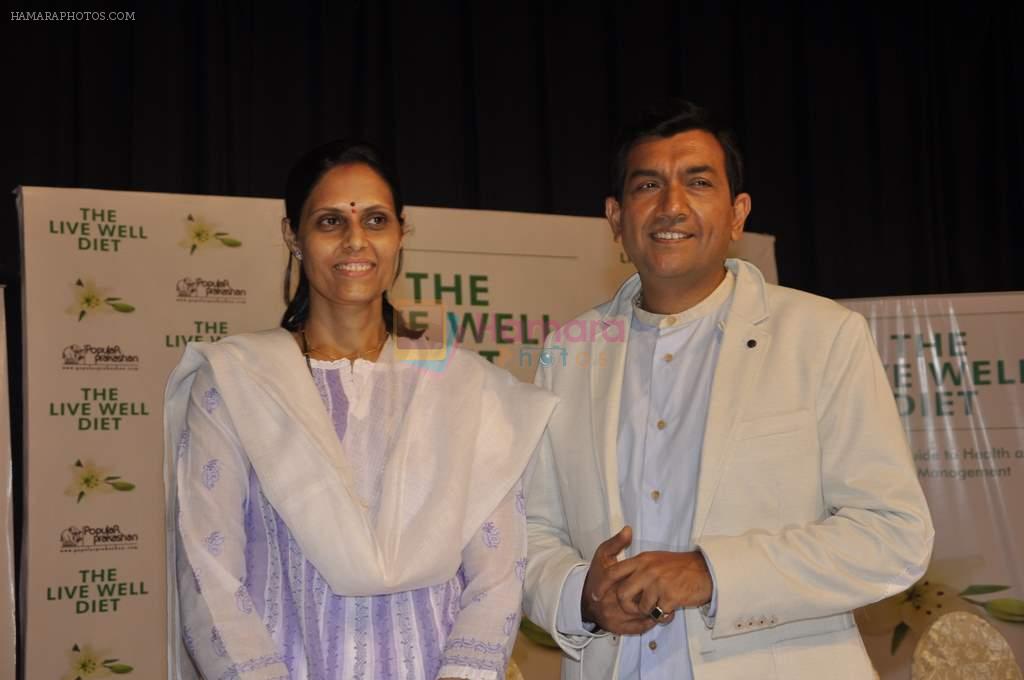 Sanjeev Kapoor at the launch of Live Well Diet book in Ravindra Natya Mandir on 3rd May 2013