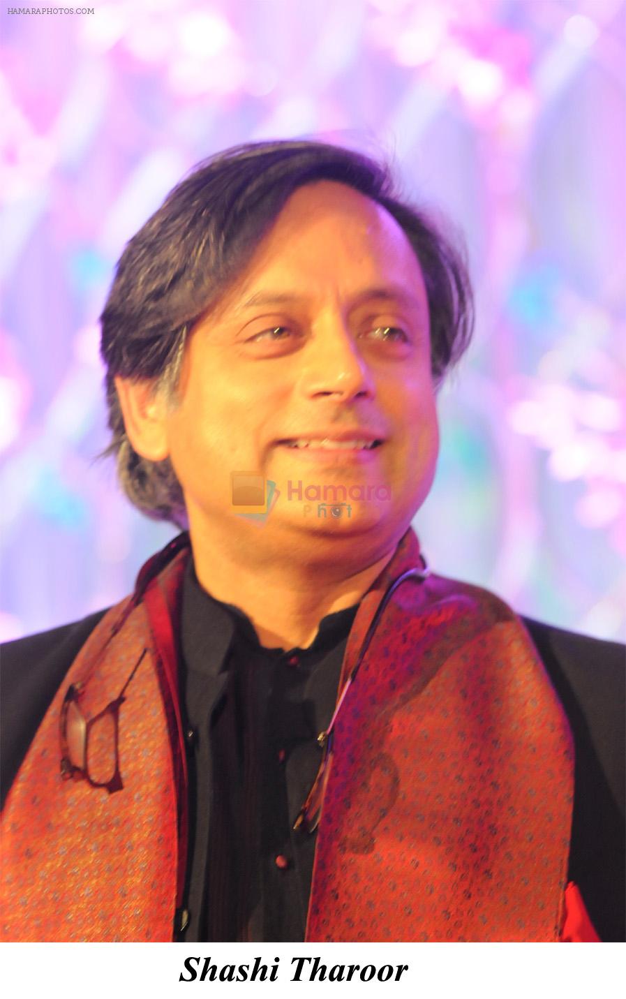 Shashi Tharoor at the Reception of Jai Singh and Shradha Singh on 7th May 2013