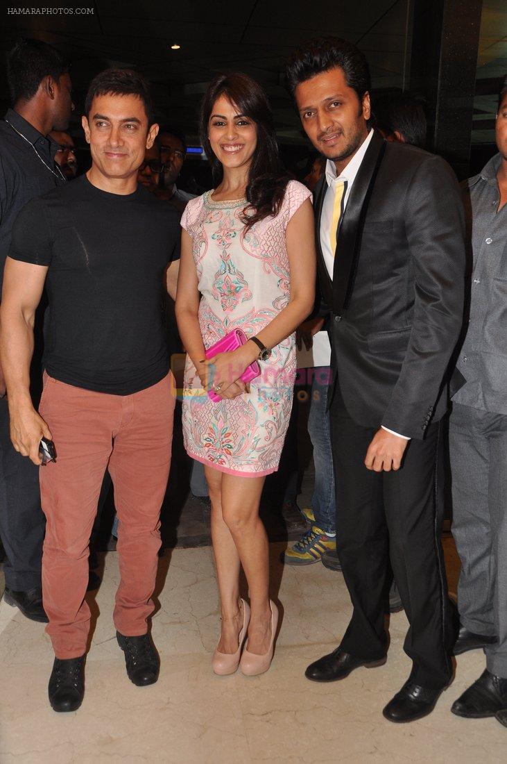 Aamir Khan, Genelia D Souza, Ritesh Deshmukh at Yamla Pagla Deewana 2 Music Launch in Novotel, Mumbai on 7th May 2013