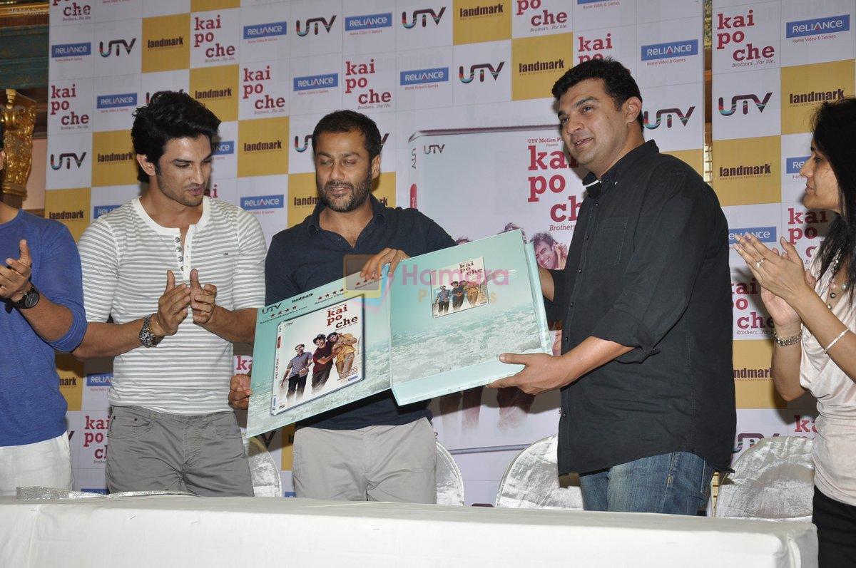 Sushant Singh Rajput, Siddharth Roy Kapur, Abhishek Kapoor at Kai po che DVD launch in Infinity Mall, Mumbai on 10th May 2013