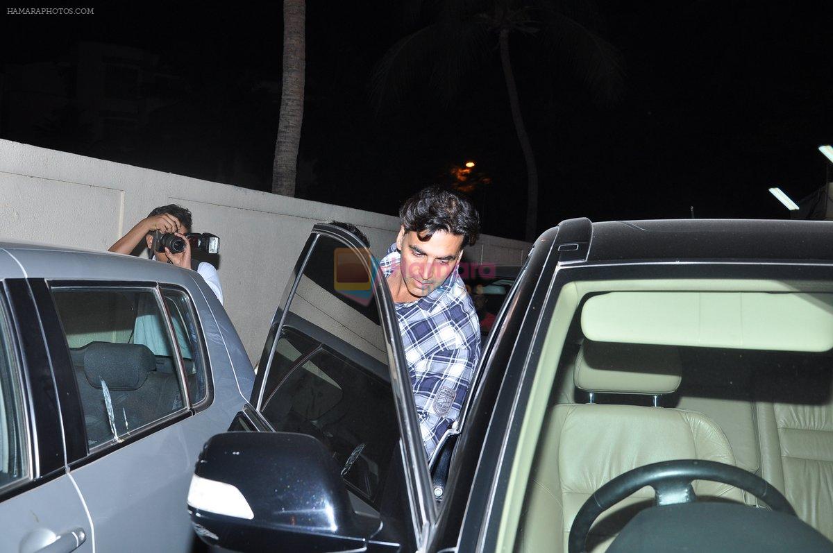 Akshay Kumar snapped at juhu, Pvr, Mumbai on 12th May 2013