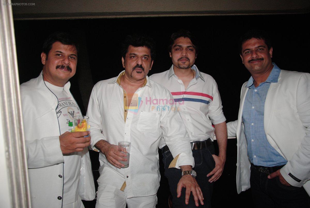 rajesh khattar with the Thakur brothers of Monarch builders at Vandana & rajesh khattar 5th wedding anniversary celebrations in Mumbai on 13th May 2013