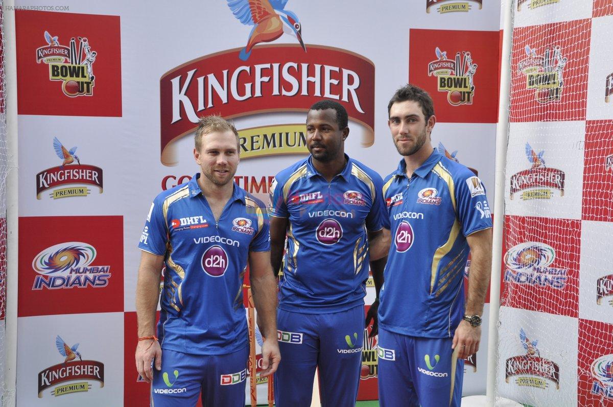 Mumbai Indians Dwayne Smith, Glen Maxwell and Aiden Blizzard Kingfisher _Bowl Out_  event in Phoenix, Mumbai on 13th May 2013