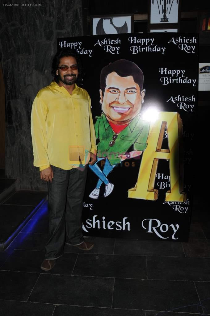 Longines Fernandes at Ashiesh Roy's Birthday Party in Mumbai on 18th May 2013
