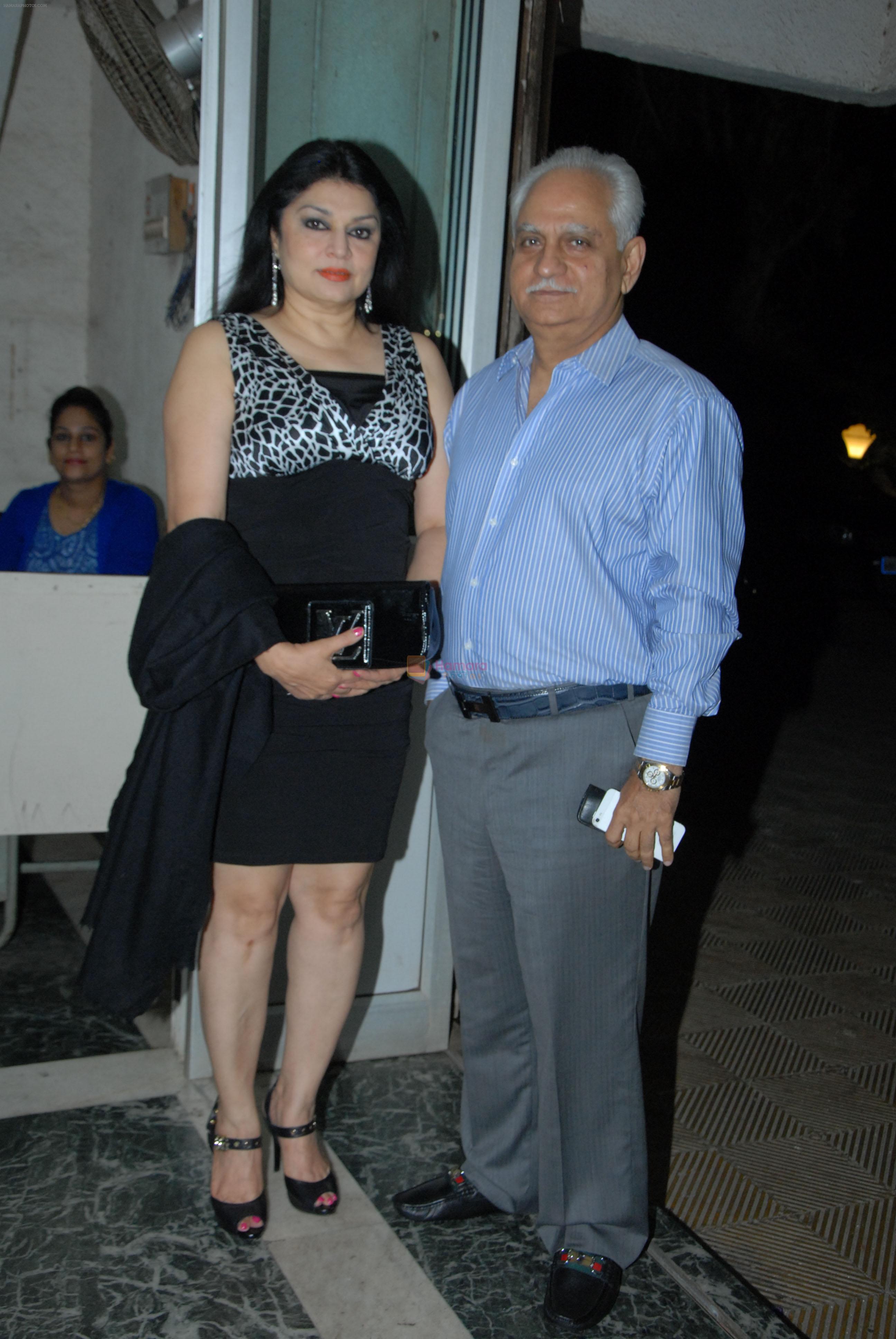 Kiran & Ramesh Sippy at Anu Ranjan hosted special show of Paritosh Painter's Women Decoded in Mumbai on 25th May 2013