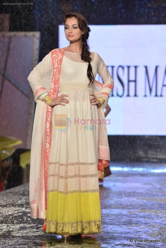 Dia Mirza at Manish Malhotra's show for CPAA in Mumbai on 2nd June 2013