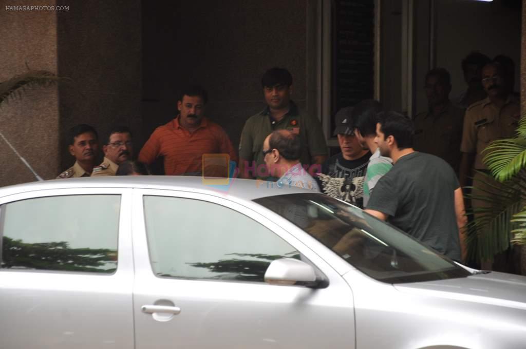 Aditya Pancholi visits Jiah home on 4th June 2013