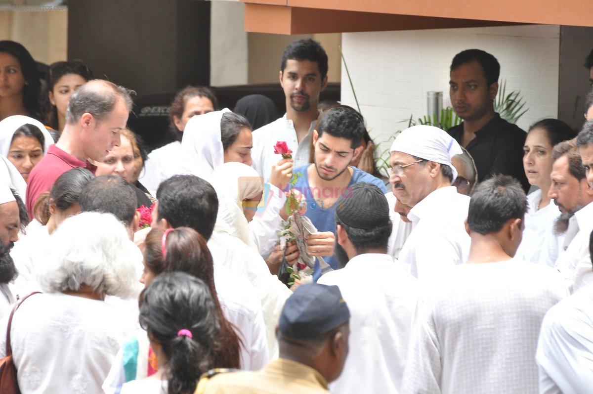 at Jiah Khan's Final journey in Juhu, Mumbai on 5th June 2013