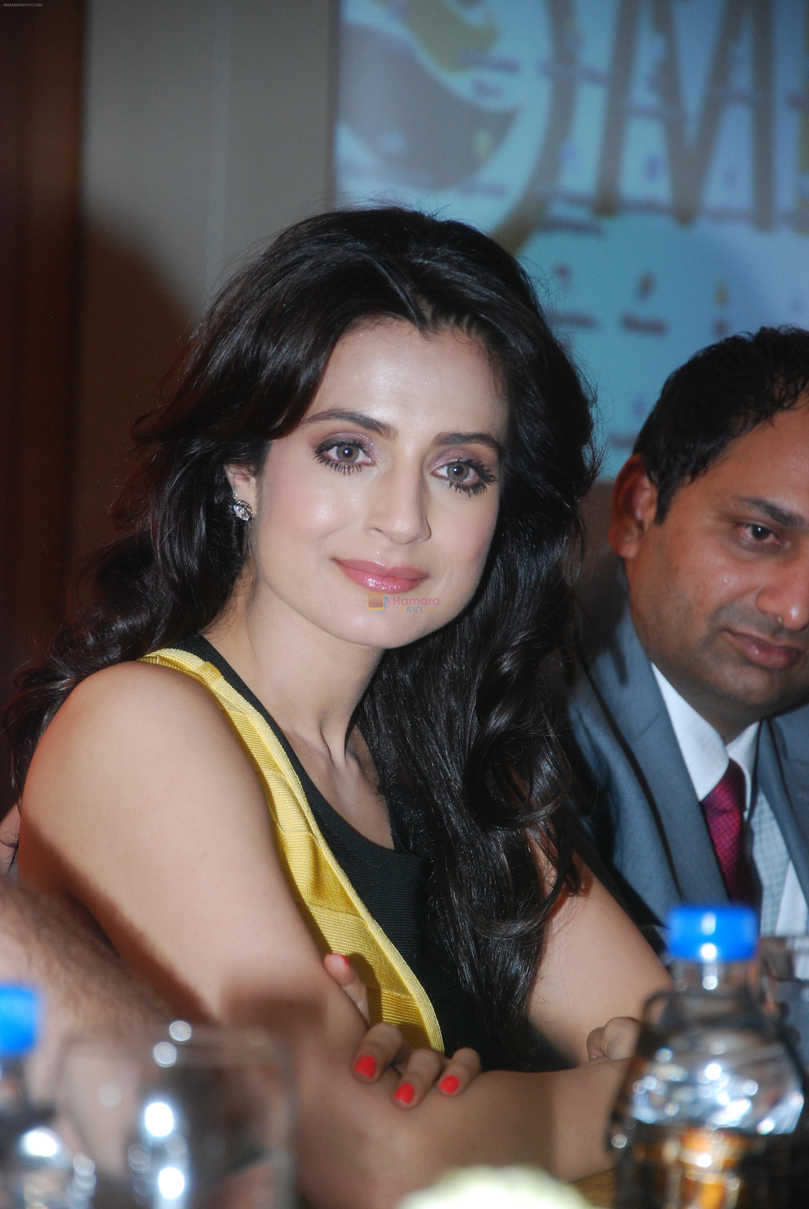 Ameesha Patel at the launch of Jaipur Premier League Season 2 in Mumbai on 6th June 2013