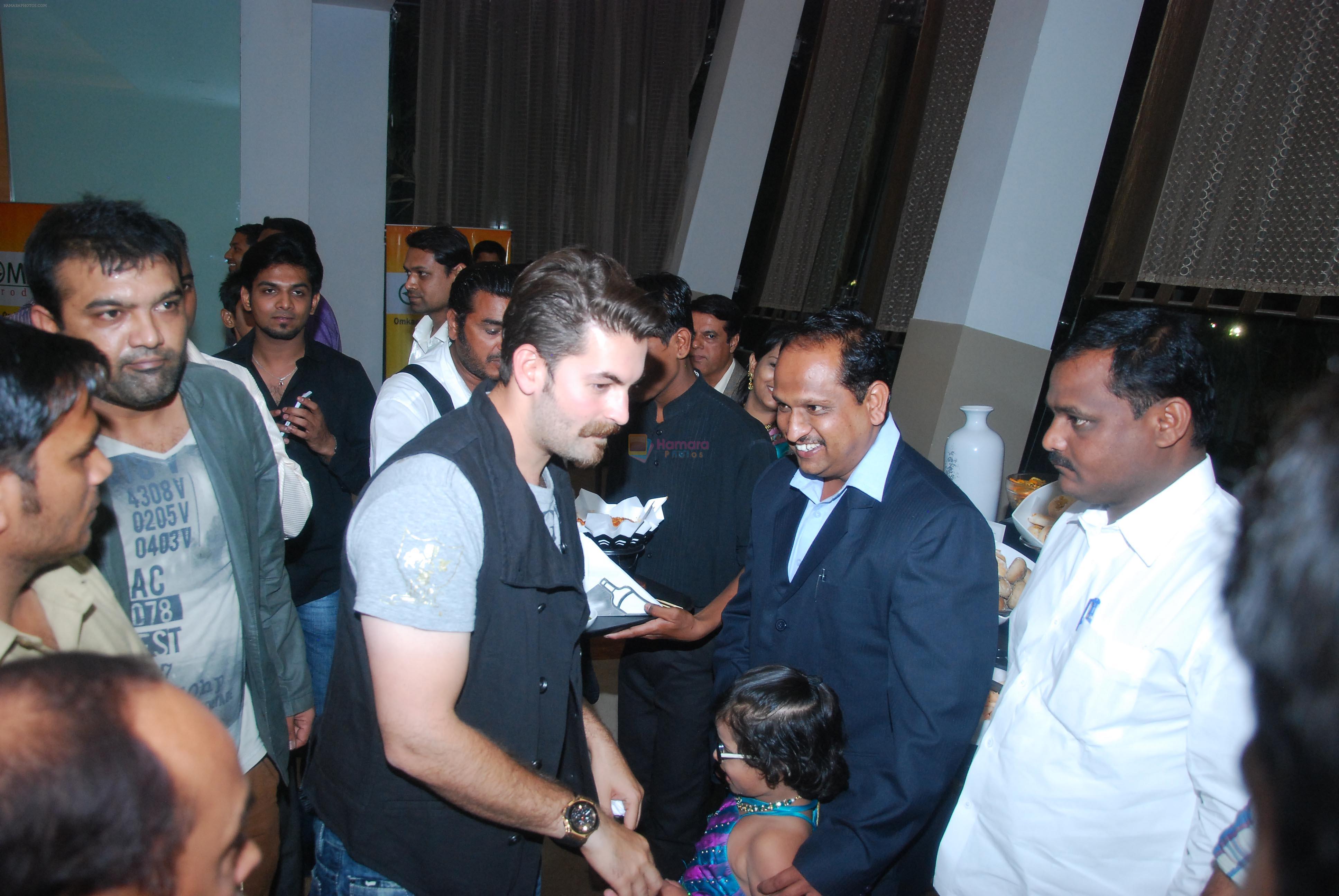 Neil Nitin Mukesh meeting his Fans  Ameesha Patel, Neil Nitin Mukesh at the launch of Jaipur Premier League Season 2 in Mumbai on 6th June 2013