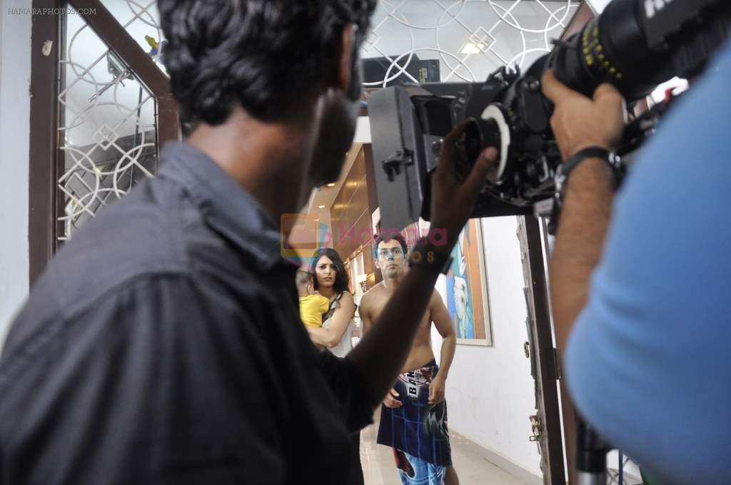 Sahil Anand at Bang Bang Bangkok film on location in Aaraey milk colony on 9th June 2013