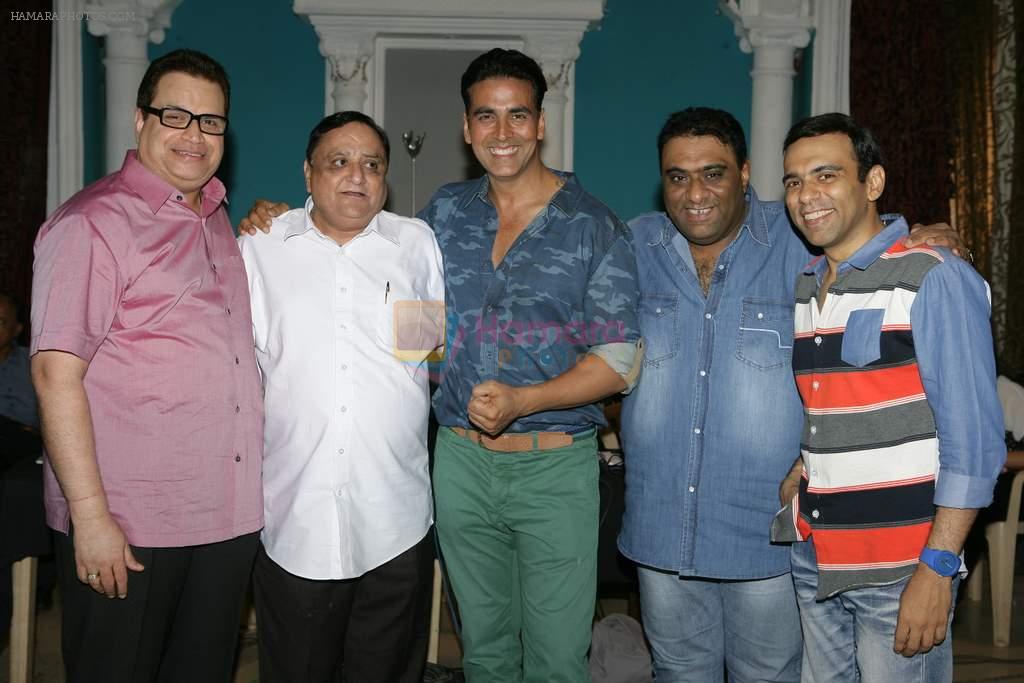 Akshay Kumar, Ramesh Taurani at Akshay's It's Entertainment mahurat in Mumbai on 18th June 2013