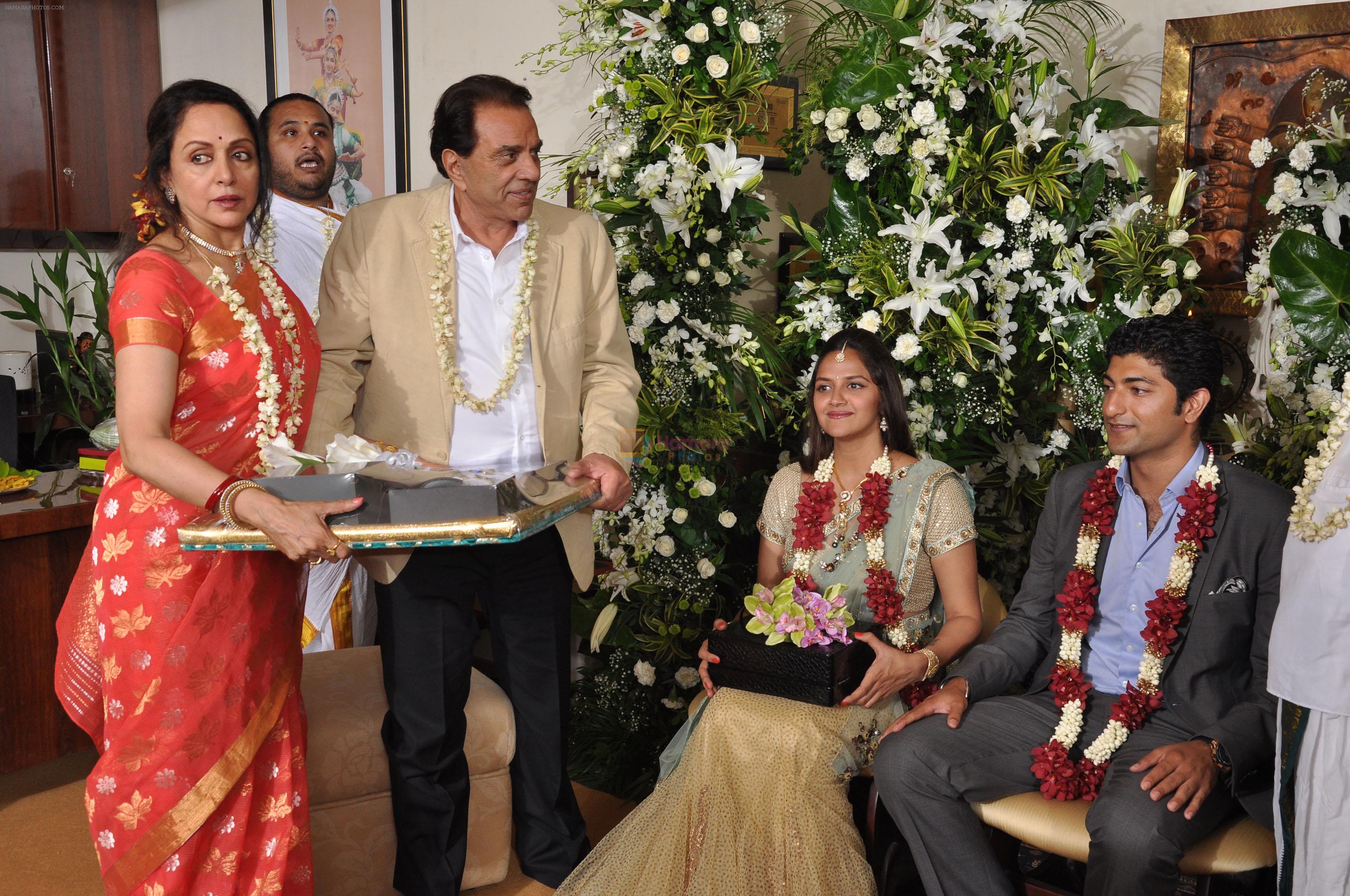 Ahana Deol, Vaibhav Vora, Hema Malini, Dharmendra at Ahana Deol gets engaged to Delhi based businessman Vaibhav Vora in their residence, Juhu Scheme, Mumbai on 25th June 2013