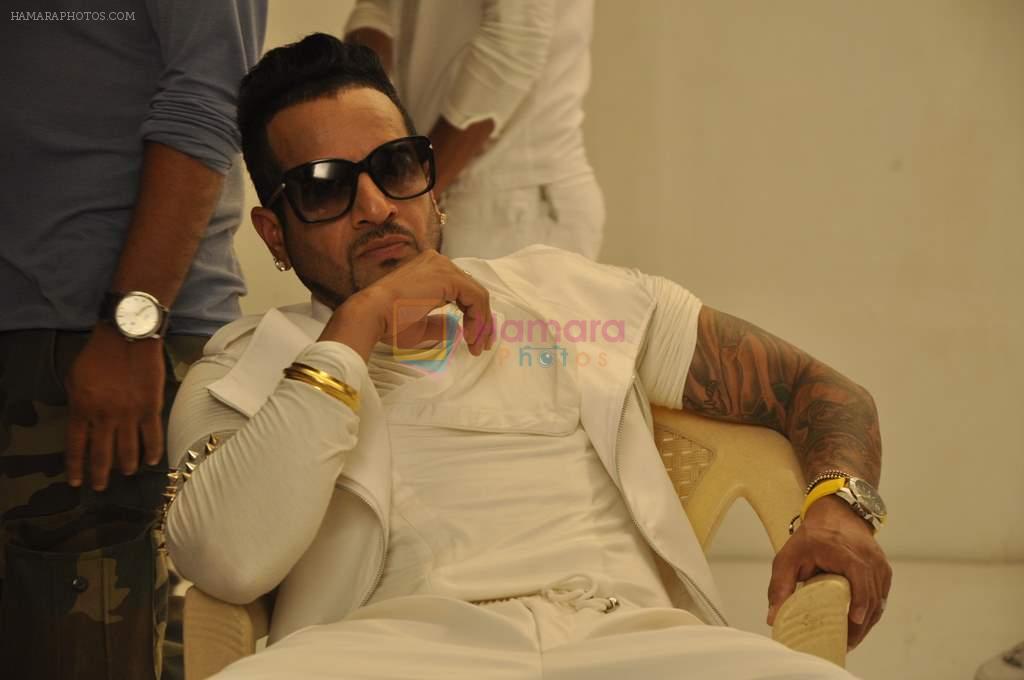 Jazzy B at song shoot for Zaalim Dilli in Filmistan, Mumbai on 26th June 2013