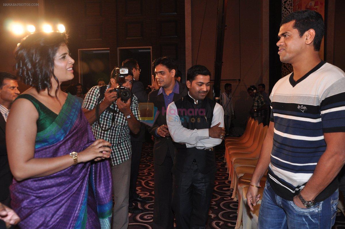 Sonali Kulkarni at ABP Sanman event in Mumbai on 28th June 2013