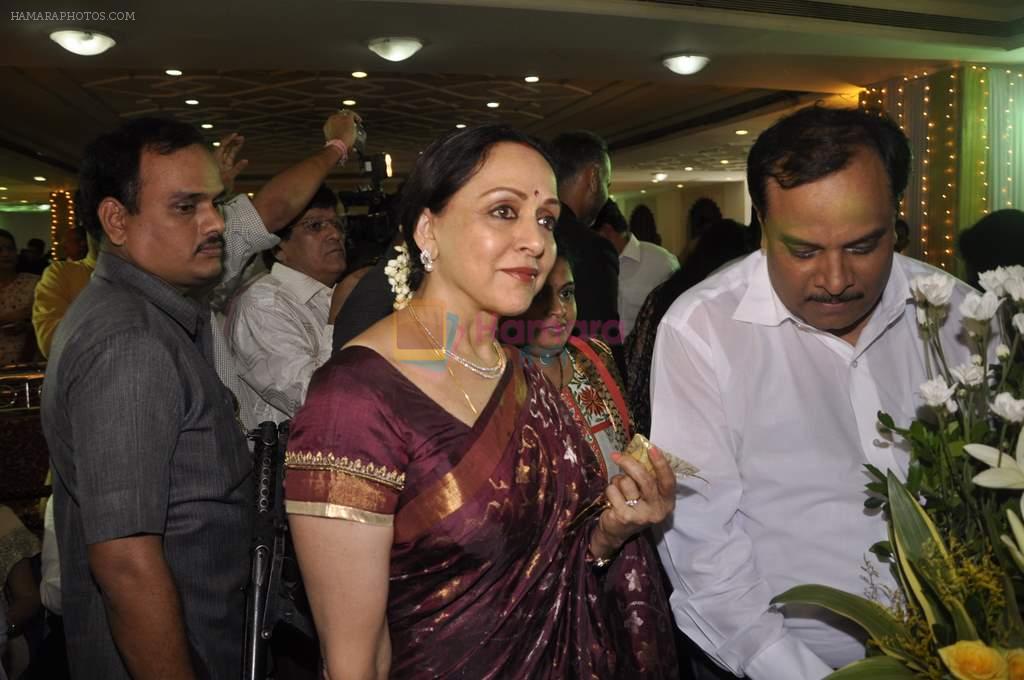 Hema Malini at Ramesh Deo's 50th wedding anniversary in Isckon, Mumbai on 1st July 2013