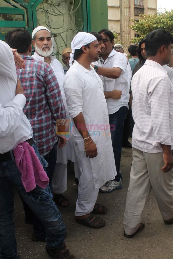 Sajid at Sajid Wajid Dad's funeral in Mumbai on 4th July 2013