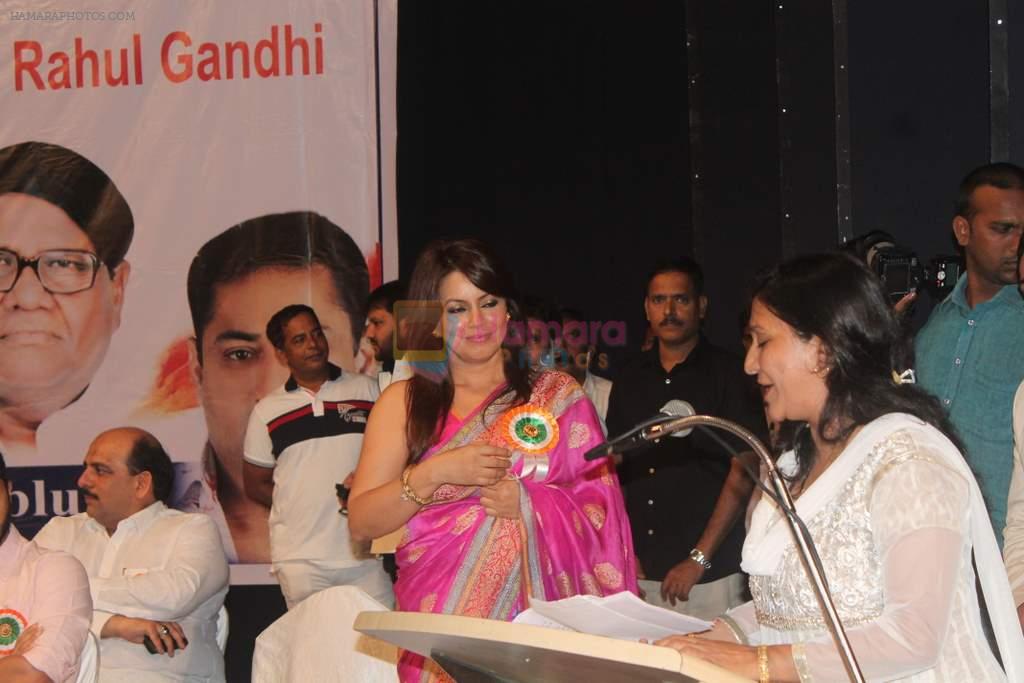 Mahima Chaudhary at an event acknowledging academic excellence among minorities in Vileparle, Mumbai on 6th July 2013