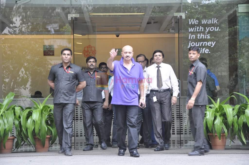 Rakesh Roshan visit Hrithik at Hinduja Hospital in Mumbai on 7th July 2013