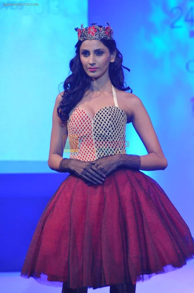at Tassel Fashion and Lifestyle Awards 2013 in Mumbai on 8th July 2013,1