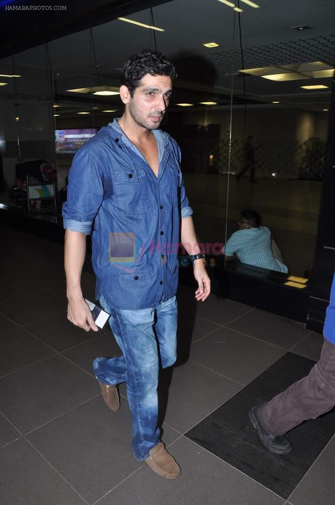 Zayed Khan returns from IIFA in Airport, Mumbai on 9th July 2013