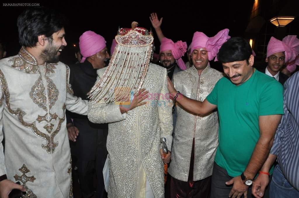 Manoj Tiwari at Shweta Tiwari and Abhinav Kohli's wedding in Mumbai on 13th July 2013