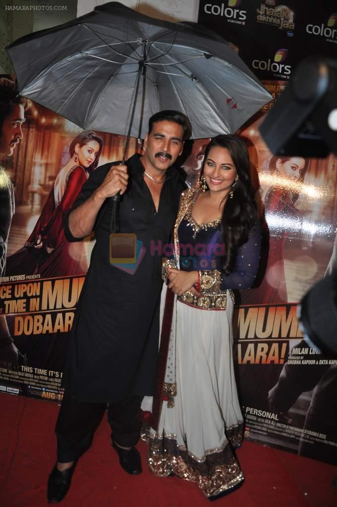Akshay Kumar, Sonakshi Sinha at Once Upon a Time in Mumbai promotion in Filmistan, Mumbai on 18th July 2013