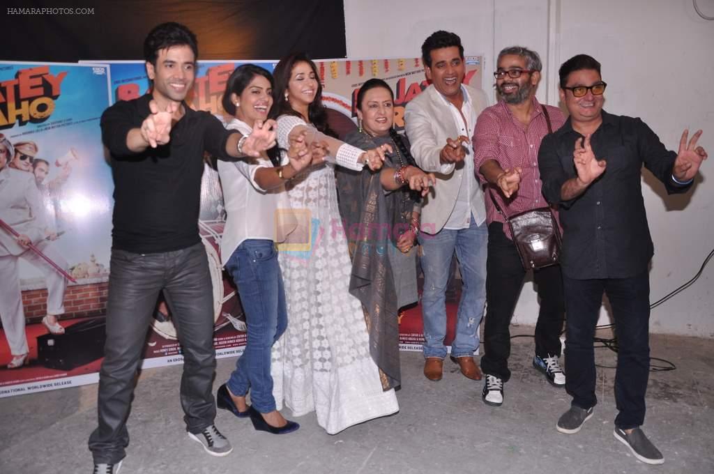 Shashant,Tusshar Kapoor,Dolly,Ravi Kissen, Krishika, Vishaka, Vinay at the Promotion of Bajatey Raho and Ravi Kissen's birthday bash in mehboob on 17th July 2