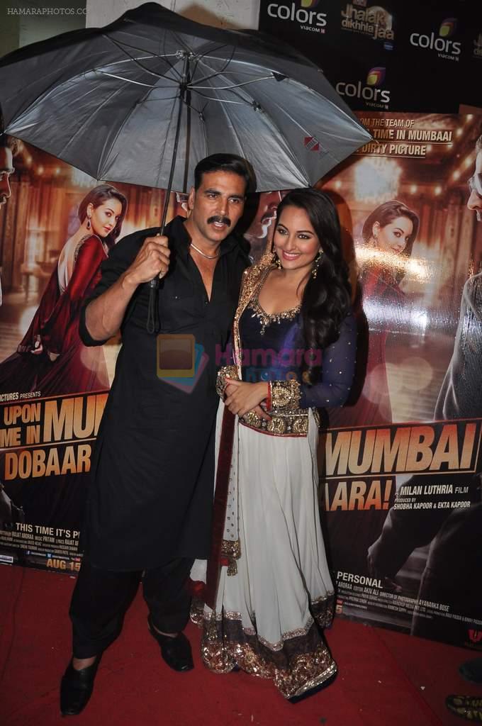 Akshay Kumar, Sonakshi Sinha at Once Upon a Time in Mumbai promotion in Filmistan, Mumbai on 18th July 2013