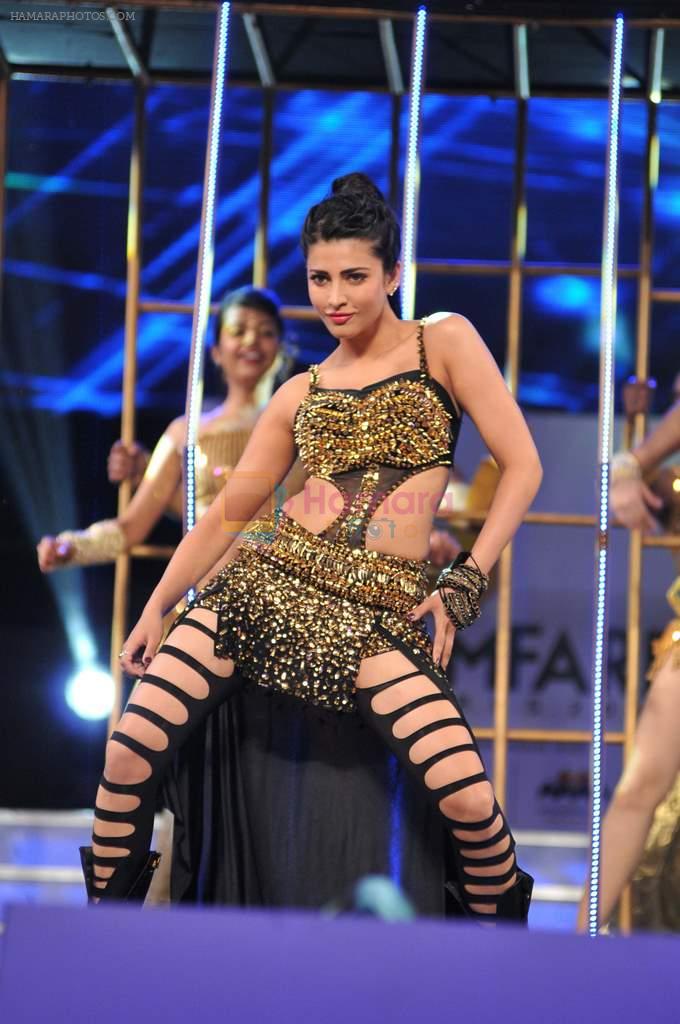Shruti Haasan shows her moves during the 60th Filmfare Awards.