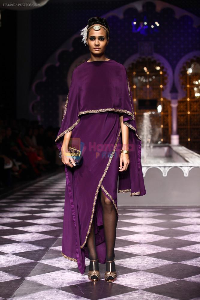 Model walks for Designer Raghavendra Rathore in Delhi on 25th July 2013