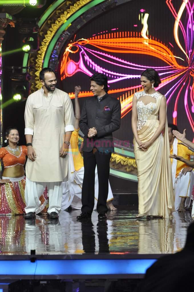 Shahrukh Khan, Rohit Shetty and Deepika Padukone on the sets of Indian Idol Junior in Filmcity, Mumbai on 28th July 2013