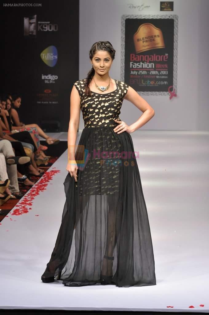 Model walks at Bangalore Fashion Week on 30th July 2013,2