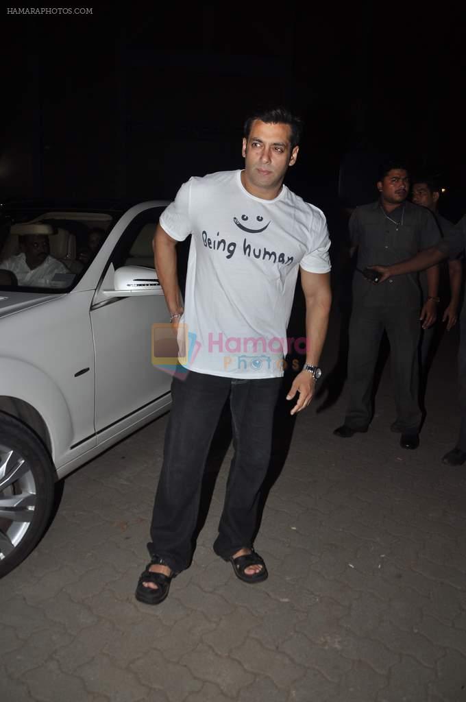 Salman Khan snapped during photoshoot at Mehboob Studios in Mumbai on 6th Aug 2013
