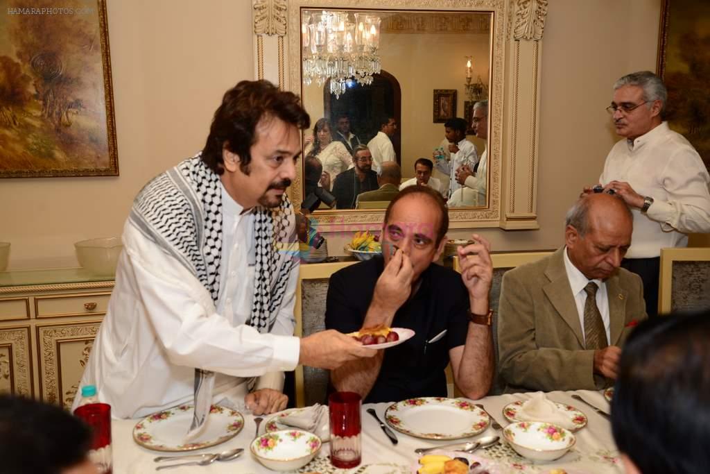 Akbar Khan at Sanjay and Zareen Khan's Iftar party in Sanjay Khan's Residence, Mumbai on 6th Aug 2013