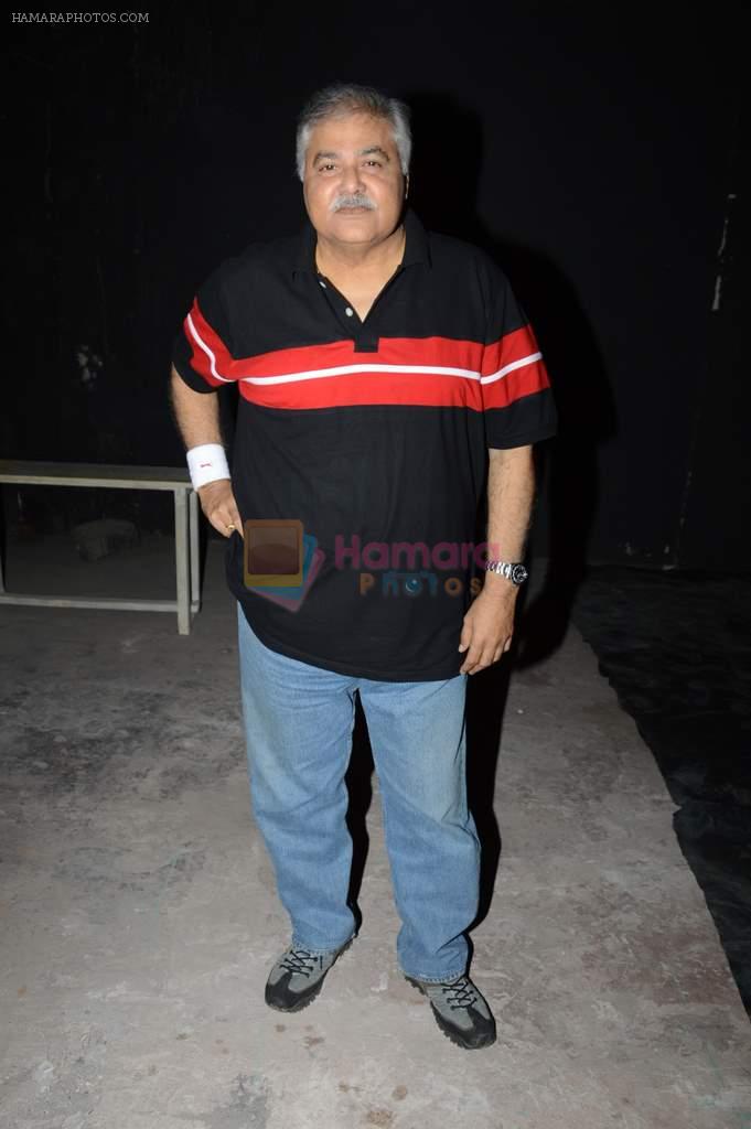 Satish Shah at Photo shoot with the cast of Club 60 in Filmistan, Mumbai on 7th Aug 2013