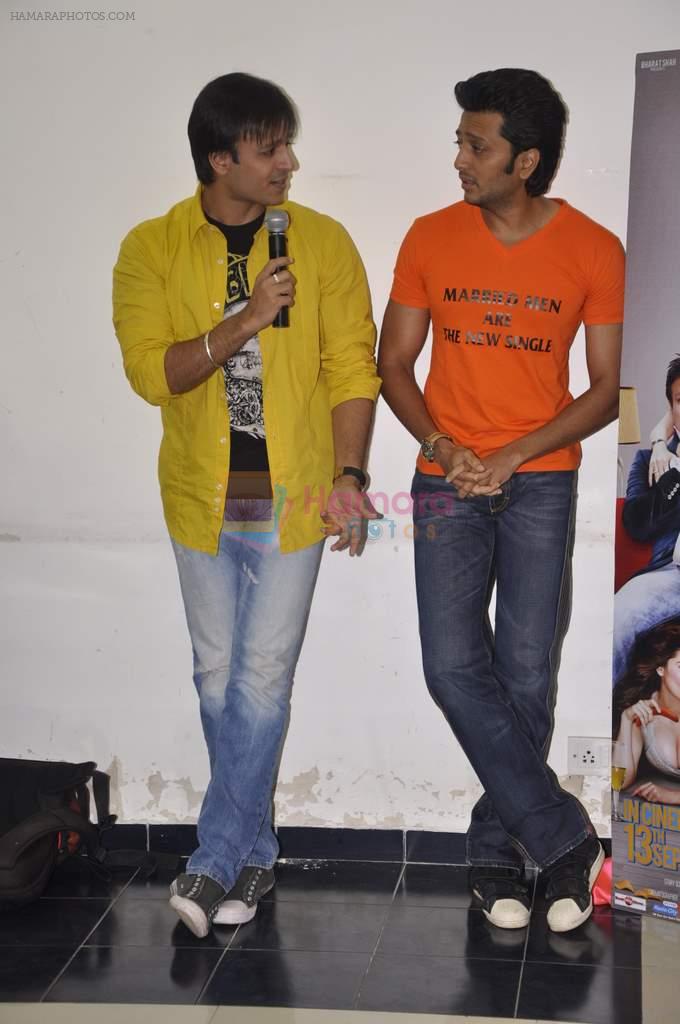 Vivek Oberoi, Ritesh Deshmukh at Grand Masti music launch in Bandra, Mumbai on 12th Aug 2013