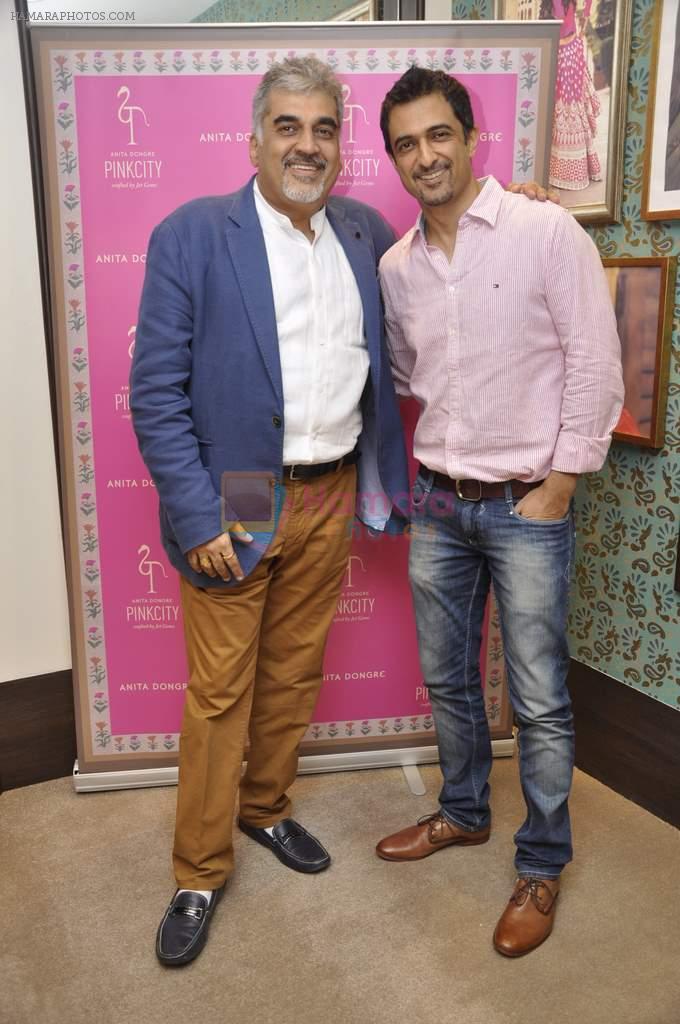 Sanjay Suri at Anita Dongre's launch of Pinkcity in association with jet Gems in Mumbai on 13th Aug 2013