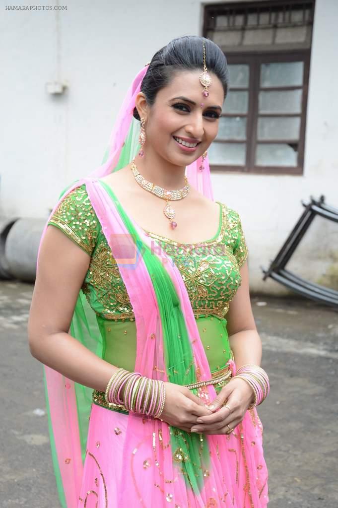 Divyanka Tripathi at Big Magic Janmasthami episode shoot in Mumbai on 17th Aug 2013