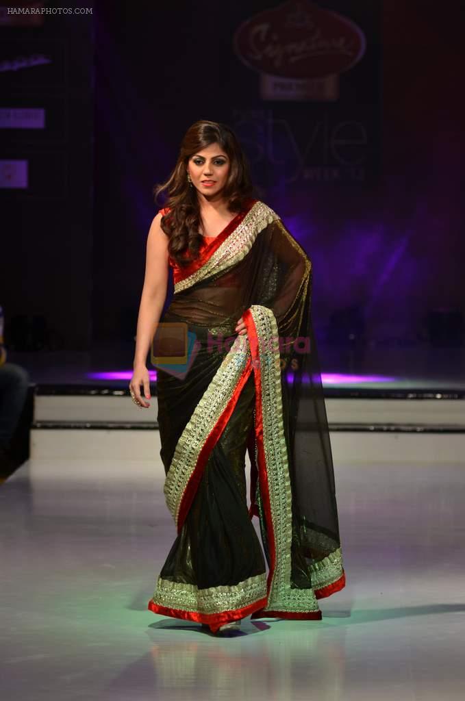 Model walk the ramp for Nitya Singh at the Signature Premier Pune Style Week 2013 on 19th Aug 2013