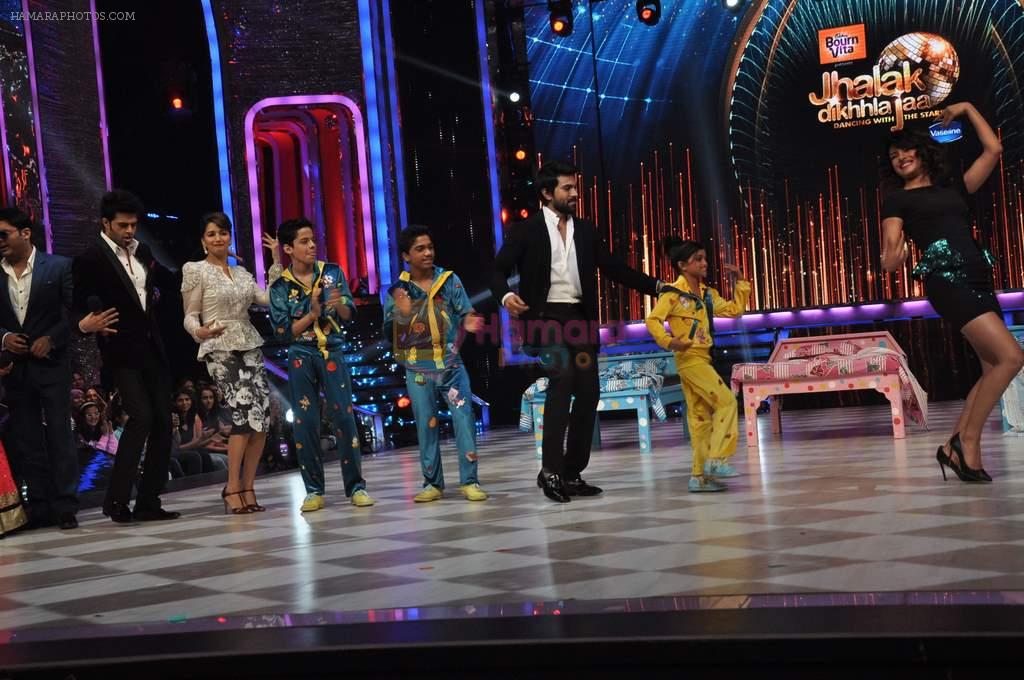 Priyanka Chopra, Ram Charan Teja on the sets of Jhalak Dikhla Jaa 6 on 20th Aug 2013