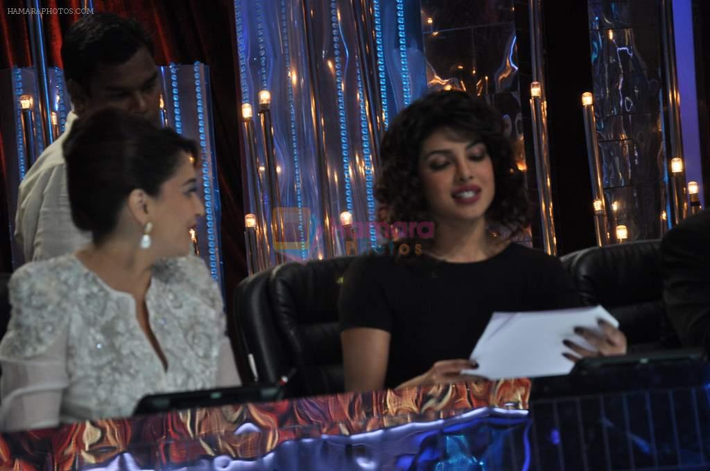 Priyanka Chopra on the sets of Jhalak Dikhla Jaa 6 on 20th Aug 2013